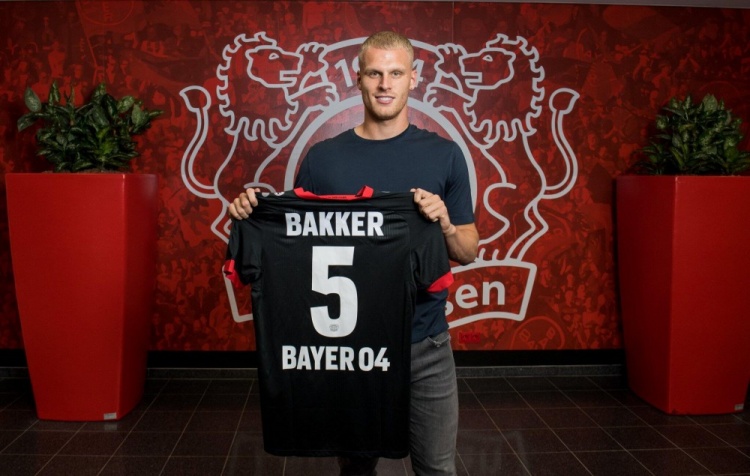 重回巅峰？内马尔17分钟戴帽助桑托斯赢球，赛后透露自己未来去向（内马尔17分钟戴帽助桑托斯取胜，赛后自曝下一站：重返巅峰在路上？）