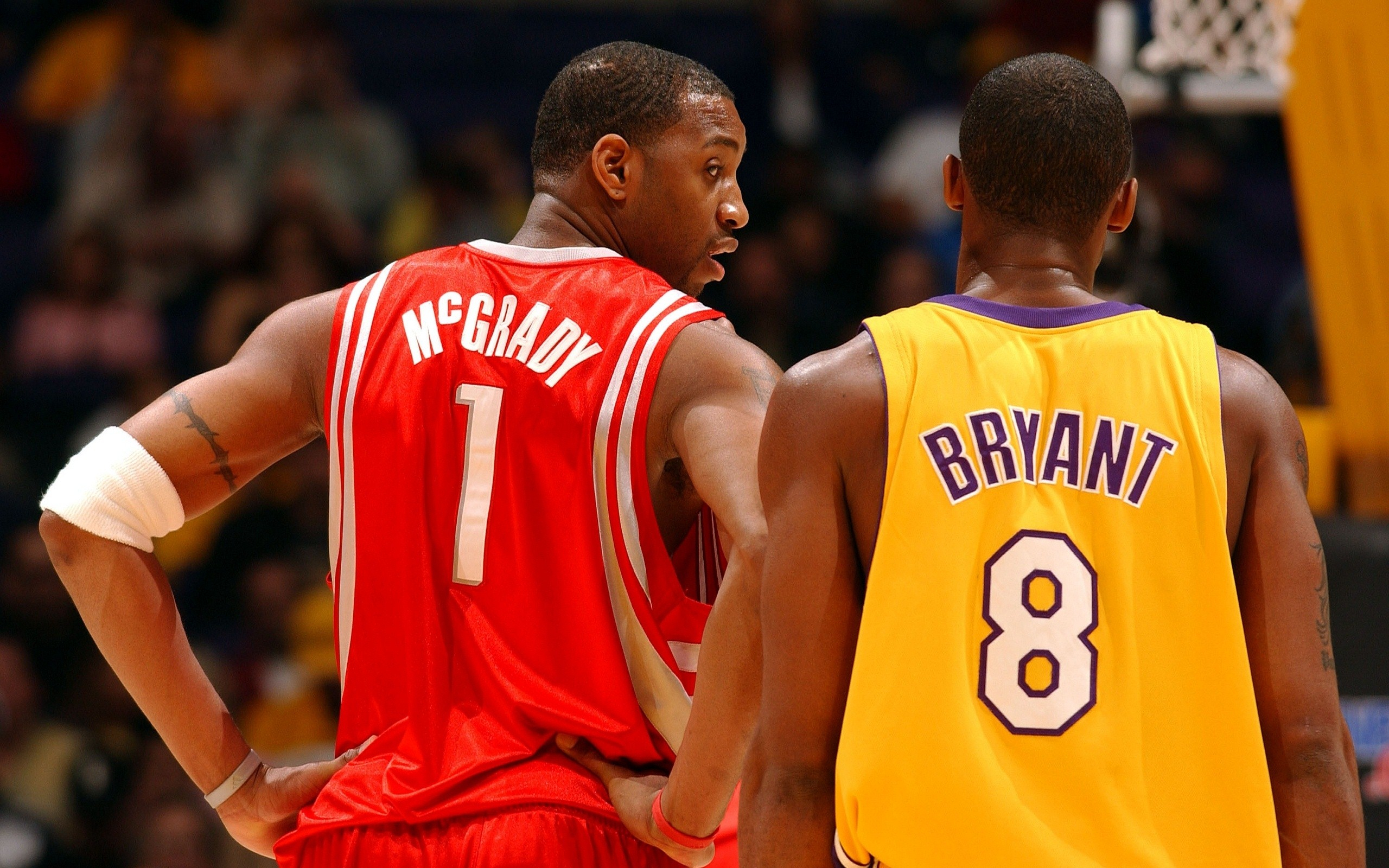 德尚在克莱枫丹问候球员：为卡马庆生、与坎特重逢（德尚抵达克莱枫丹慰问队员：为卡马庆生，重逢坎特）