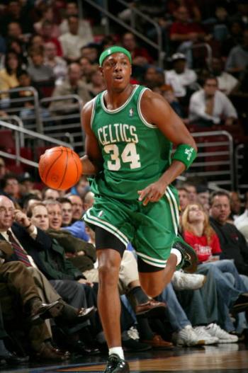 足球中超球队失误频频，主帅暴怒（中超球队失误连连，主帅震怒）