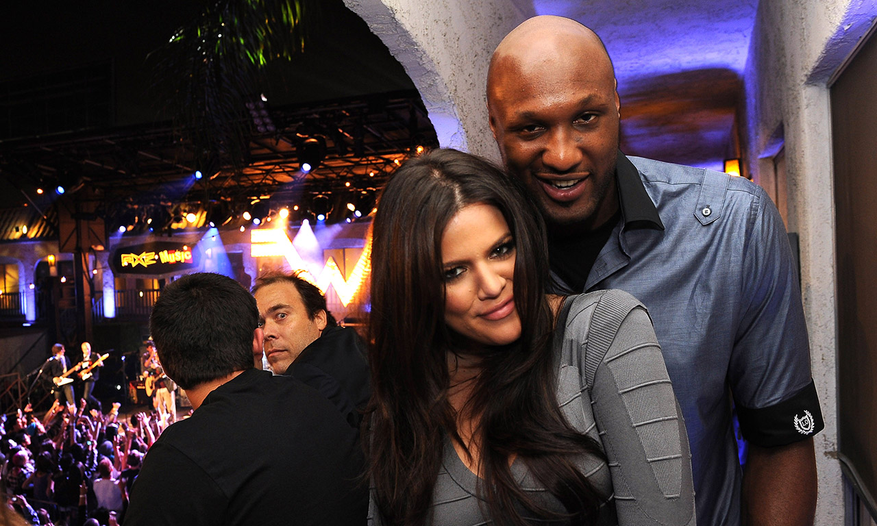 SGA：去年自己和妻子捐赠了NBA杯奖金，今年会继续捐赠（SGA称去年携妻捐出NBA杯奖金，今年仍将继续捐赠）