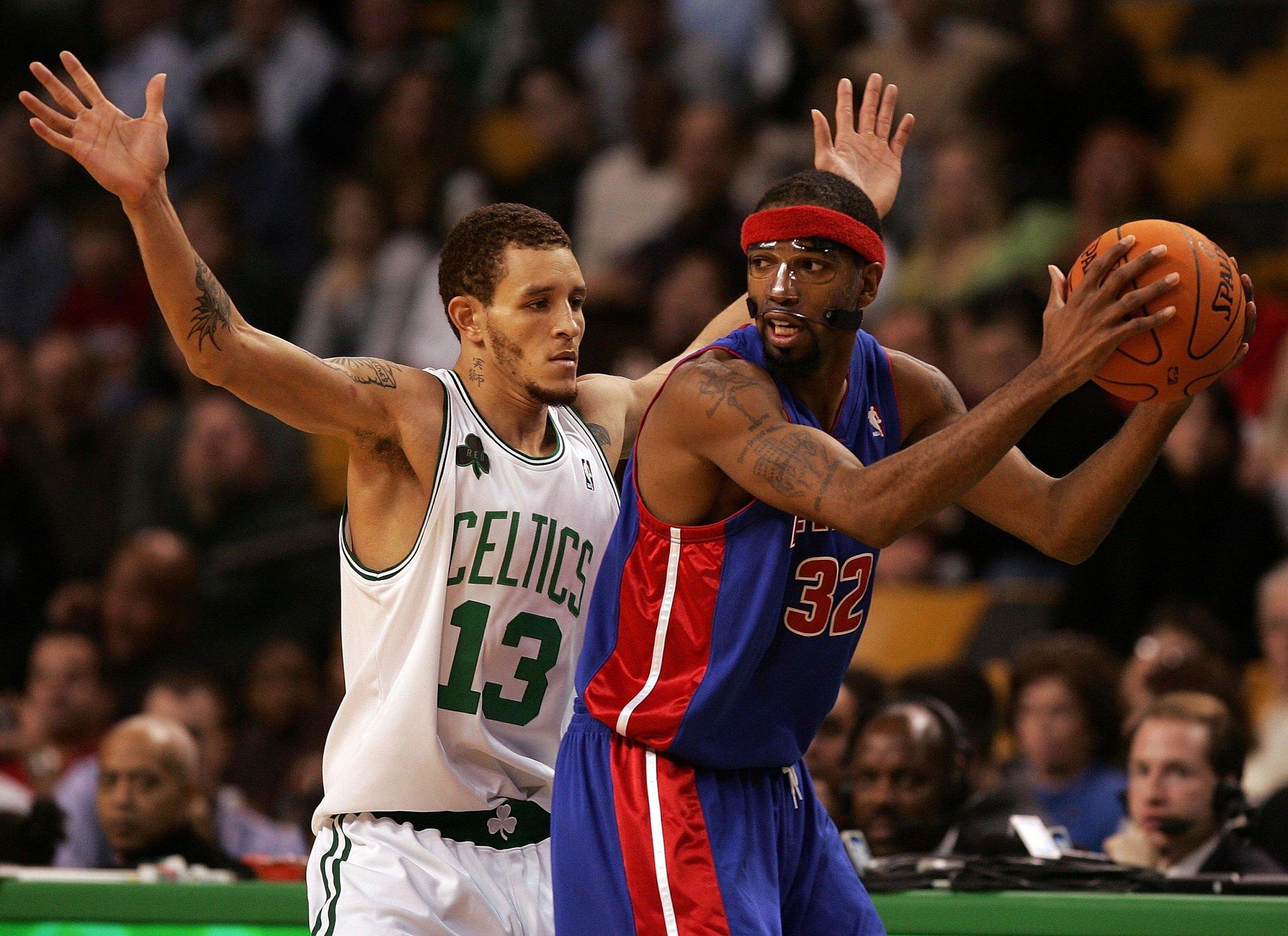 NBA杯半场：布伦森26分，猛龙次节早早祭出“砍人”战术半场52-69落后尼克斯（季中锦标赛半场：布伦森轰下26分，猛龙次节上“砍人”仍以52-69落后尼克斯）