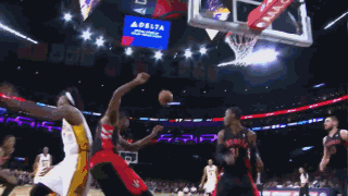 某国脚飞行十小时赶回备战（某国脚长途飞行10小时火速归队备战）