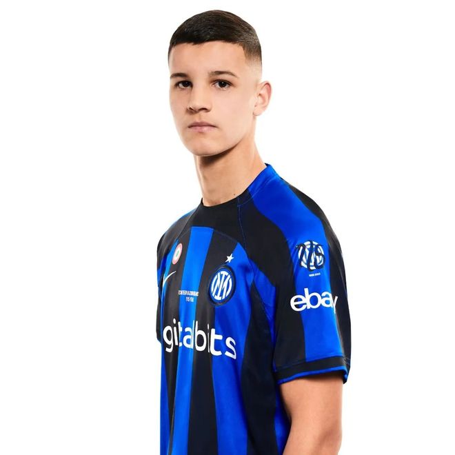 王牌对决！姆巴佩21场25球4助，哈兰德20场20球3助（双骄争锋！姆巴佩21战25球4助，哈兰德20战20球3助）