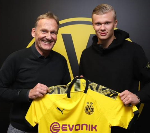 哈体院滑冰场现国家一级运动员亲授防摔技巧（哈体院滑冰场国家一级运动员现场亲授防摔技巧）